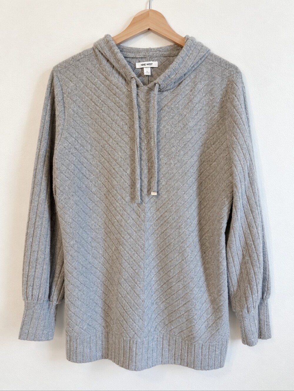 β’Nine West Light Gray Hooded Sweater